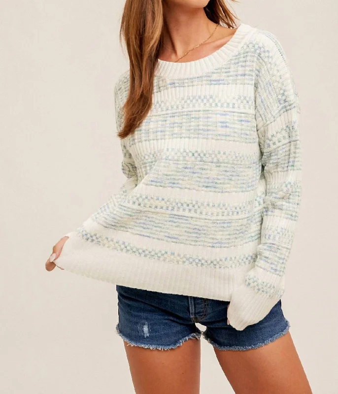 Round Neck Textured Sweater Pullover In Blue/ Cream